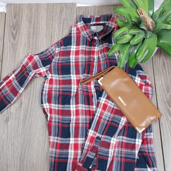 Asos XS red white and blue plaid shoulder cutout top sz 2 - Picture 4 of 4